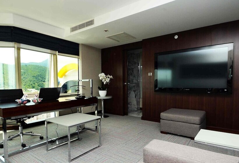 Suite, Ramada Encore By Wyndham Izmir