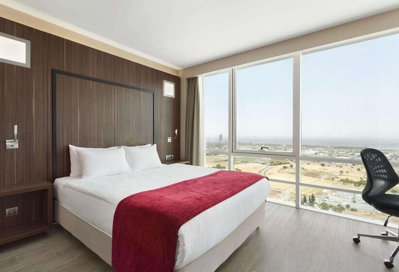 Business Room, Ramada Encore By Wyndham Izmir