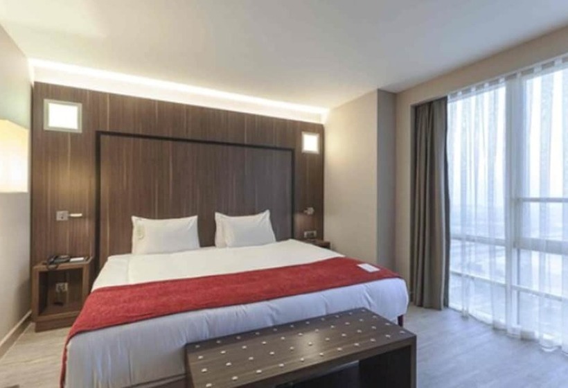 Business Room, Ramada Encore By Wyndham Izmir