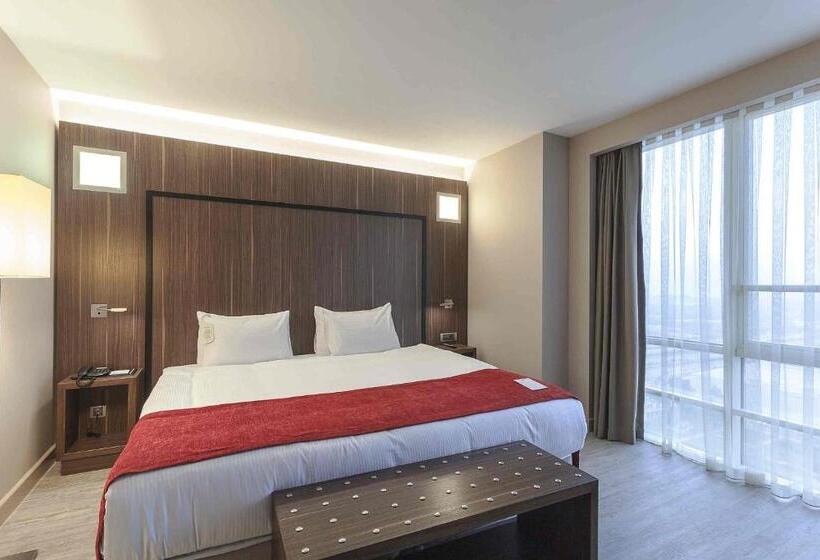 Business Room, Ramada Encore By Wyndham Izmir