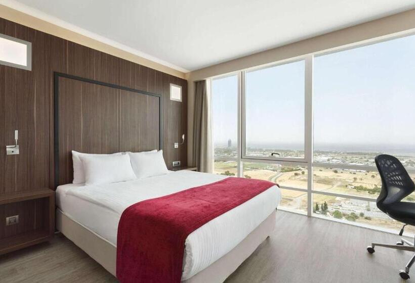 Business Room, Ramada Encore By Wyndham Izmir