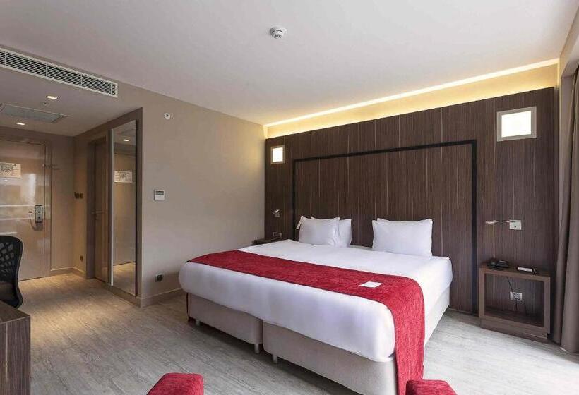 Business Room, Ramada Encore By Wyndham Izmir