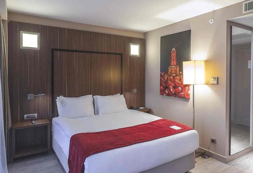 Business Room, Ramada Encore By Wyndham Izmir