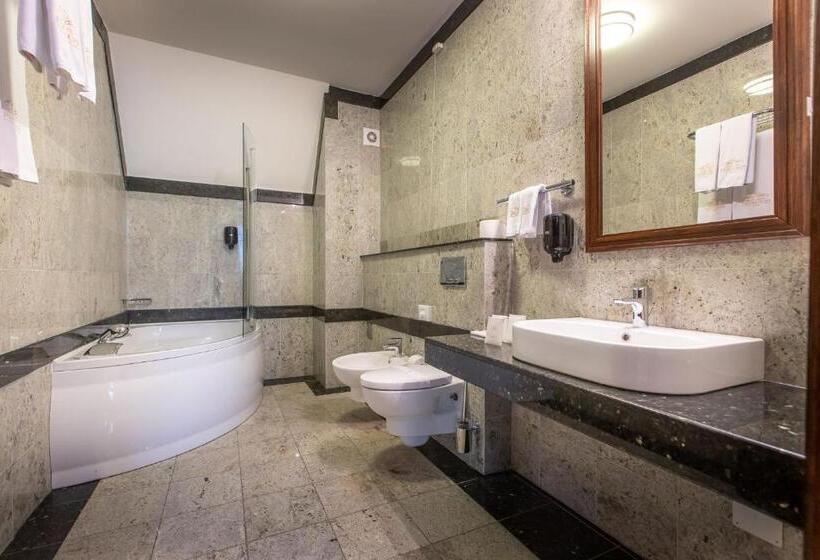 سوئیت با وان آب گرم, & Spa Palić Resort