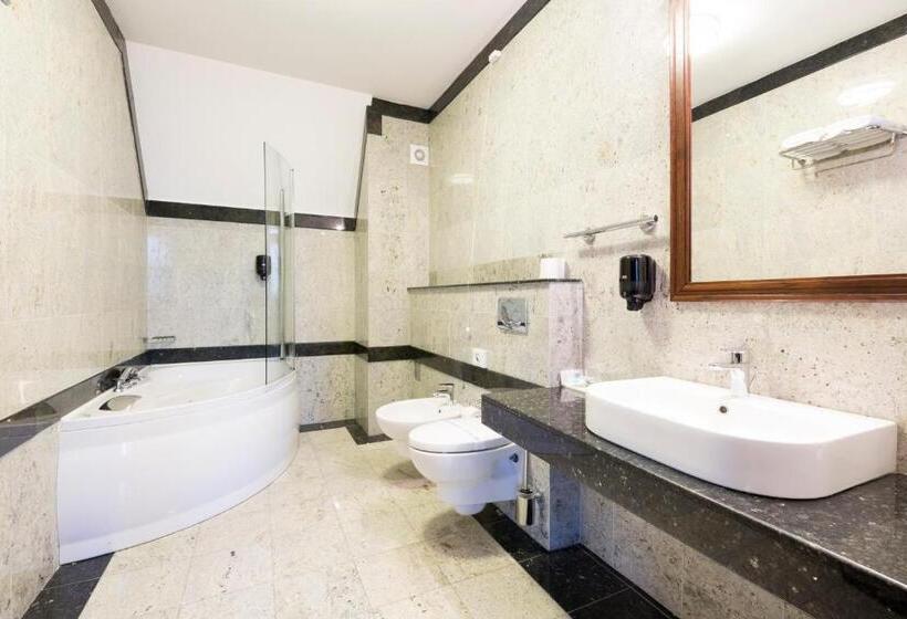 سوئیت با وان آب گرم, & Spa Palić Resort