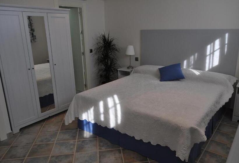 اتاق استاندارد سه نفره, Welcome Inn Nerja Guest House Luxury Bed & Breakfast