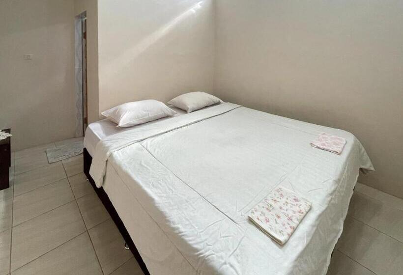 اتاق استاندارد, Valencia Homestay Redpartner