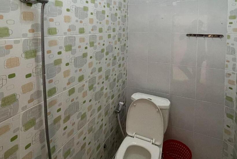اتاق خانوادگی, Valencia Homestay Redpartner