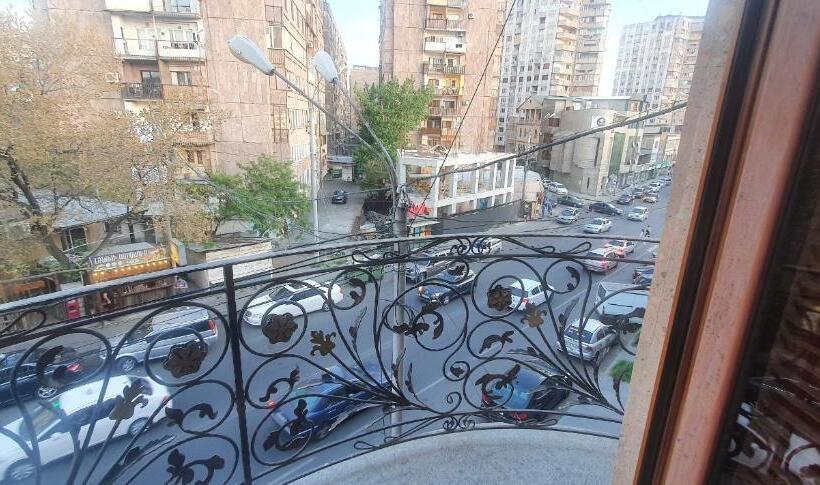 اتاق لوکس, Guest House Yerevan