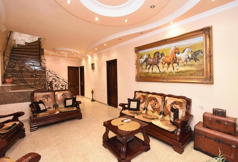 اتاق لوکس, Guest House Yerevan
