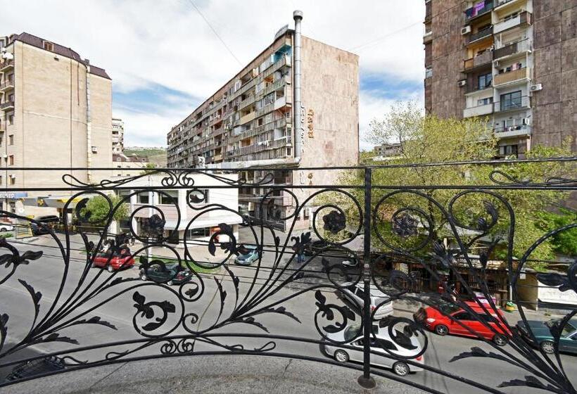 اتاق لوکس, Guest House Yerevan