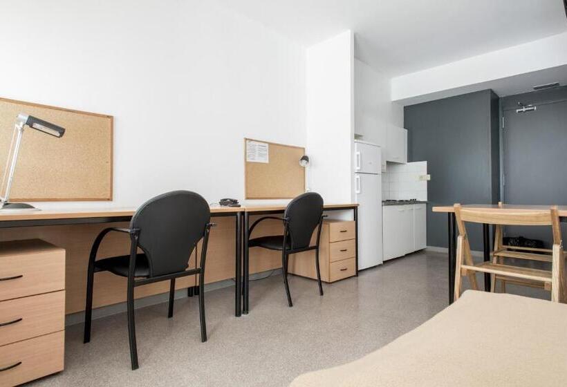 استودیوی استاندارد, Residencia Universitaria Campus De Montilivi