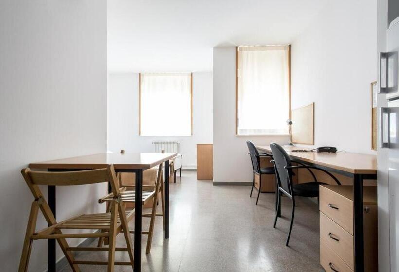 استودیوی استاندارد, Residencia Universitaria Campus De Montilivi