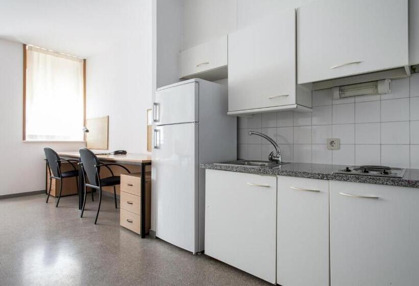 استودیوی استاندارد, Residencia Universitaria Campus De Montilivi