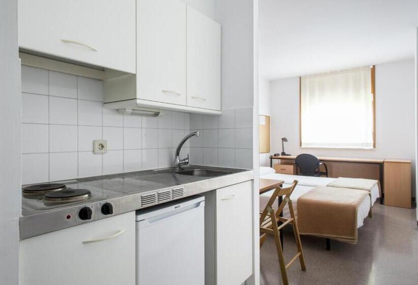 استودیوی استاندارد, Residencia Universitaria Campus De Montilivi