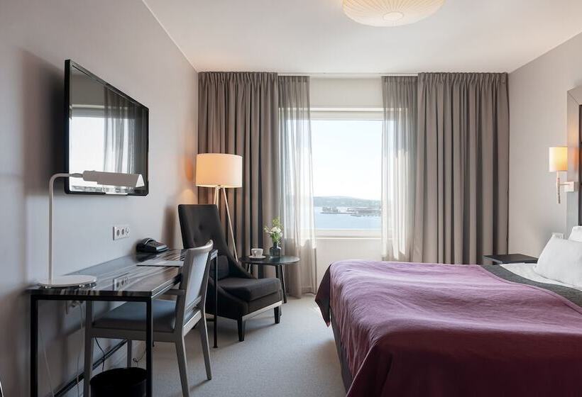 اتاق لوکس با چشم‌انداز دریا, Elite Plaza Ornskoldsvik