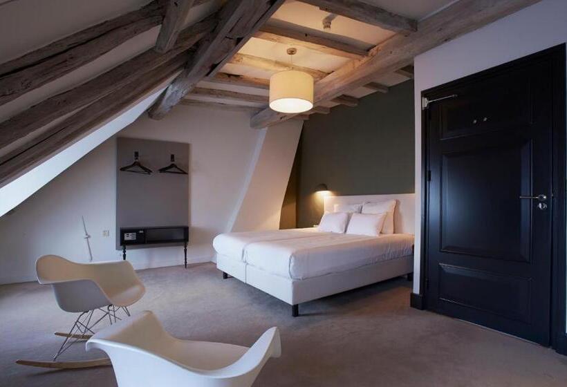 Quarto Deluxe, Les Charmes