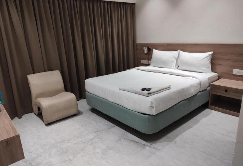 اتاق لوکس, Royal Paris