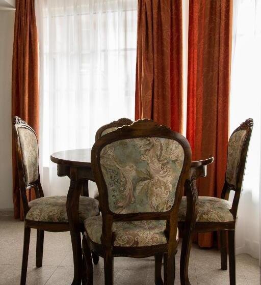سوییت لوکس, Park Hotel Bellevue
