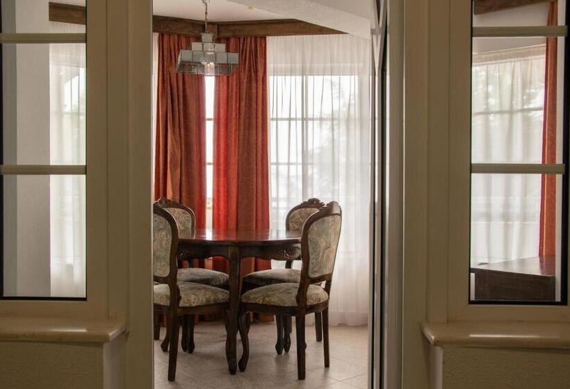 سوییت لوکس, Park Hotel Bellevue