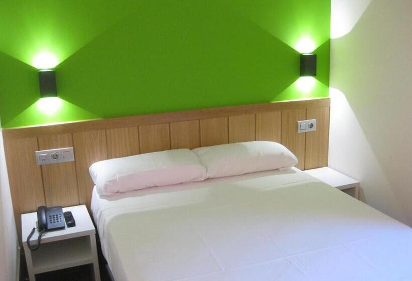 اتاق استاندارد, The Book Factory Hostel