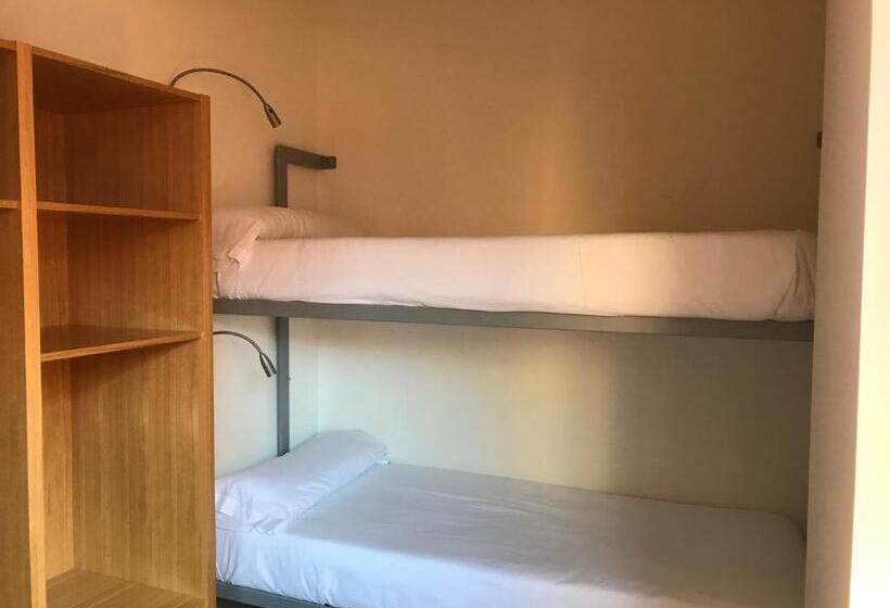 اتاق استاندارد چهار تخته, The Book Factory Hostel