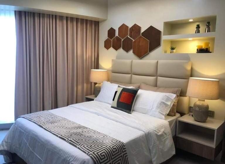 استودیوی استاندارد, Aeon Towers Studio Suite