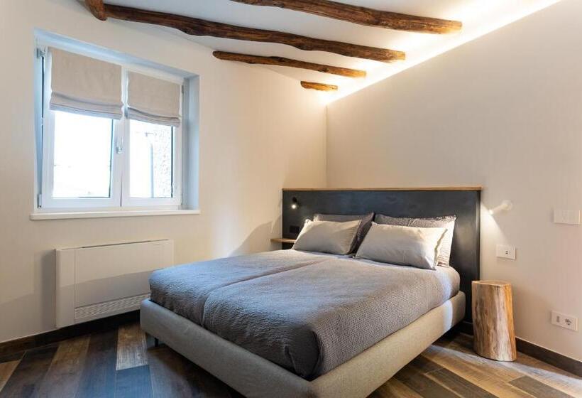 اتاق لوکس با تخت بزرگ, Agriturismo Il Medeghino