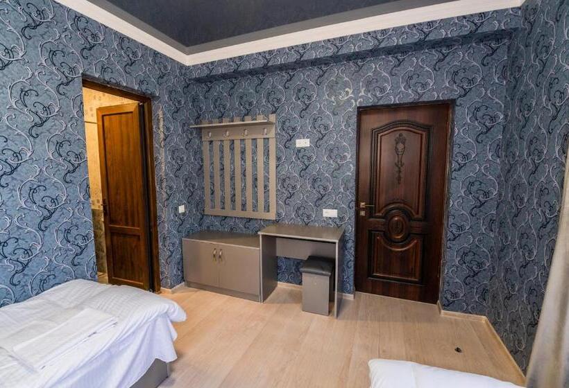 اتاق استاندارد با بالکن, Rafting House