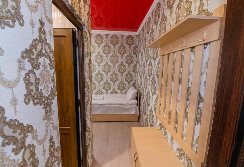اتاق استاندارد چهار تخته, Rafting House
