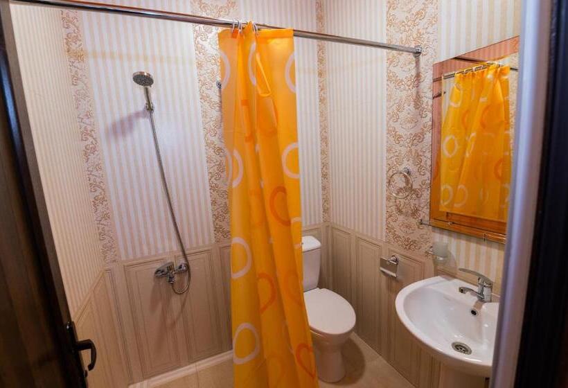 اتاق استاندارد چهار تخته, Rafting House
