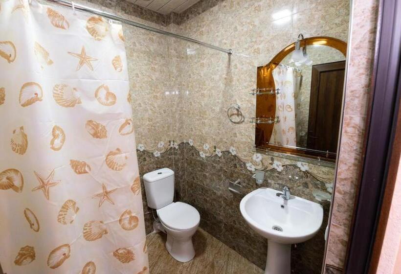 اتاق استاندارد چهار تخته, Rafting House