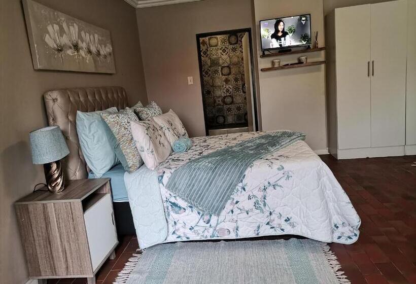 اتاق لوکس, Dr M Beauty Lounge And Guest House