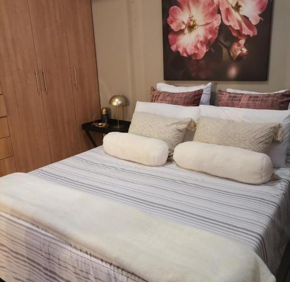 اتاق استاندارد, Dr M Beauty Lounge And Guest House
