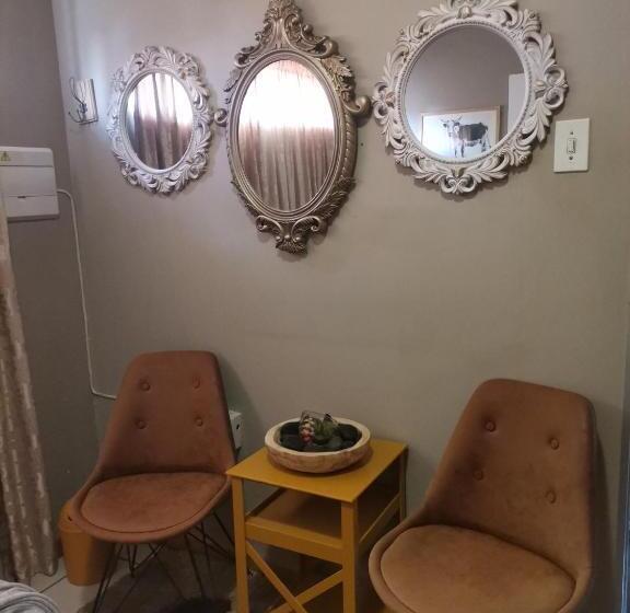 اتاق استاندارد, Dr M Beauty Lounge And Guest House