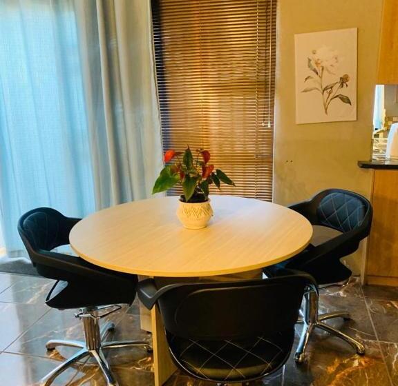 اتاق استاندارد, Dr M Beauty Lounge And Guest House