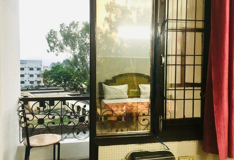 اتاق استاندارد, Trimrooms Shree Mata Palace, Katra Bus Stand