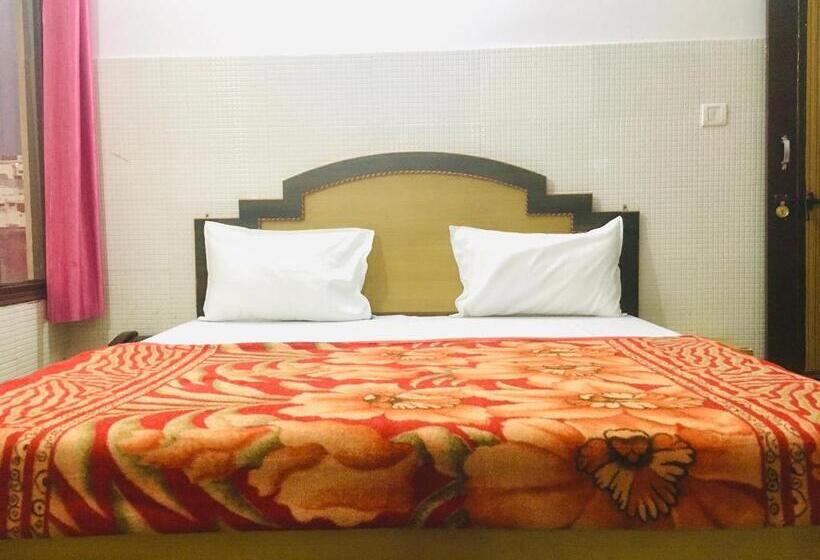 اتاق استاندارد, Trimrooms Shree Mata Palace, Katra Bus Stand