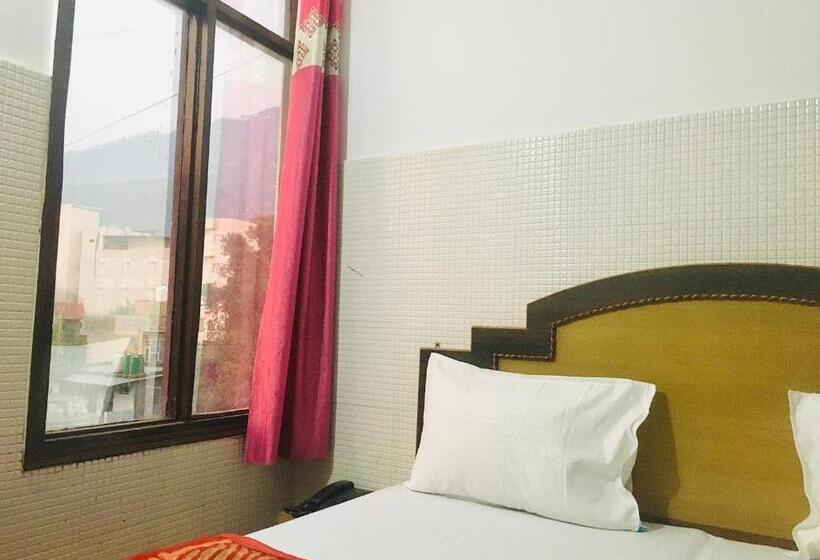 آپارتمان 3 خوابه, Trimrooms Shree Mata Palace, Katra Bus Stand