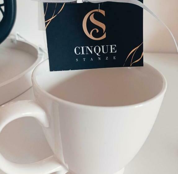 اتاق استاندارد سه نفره, Cinquestanze