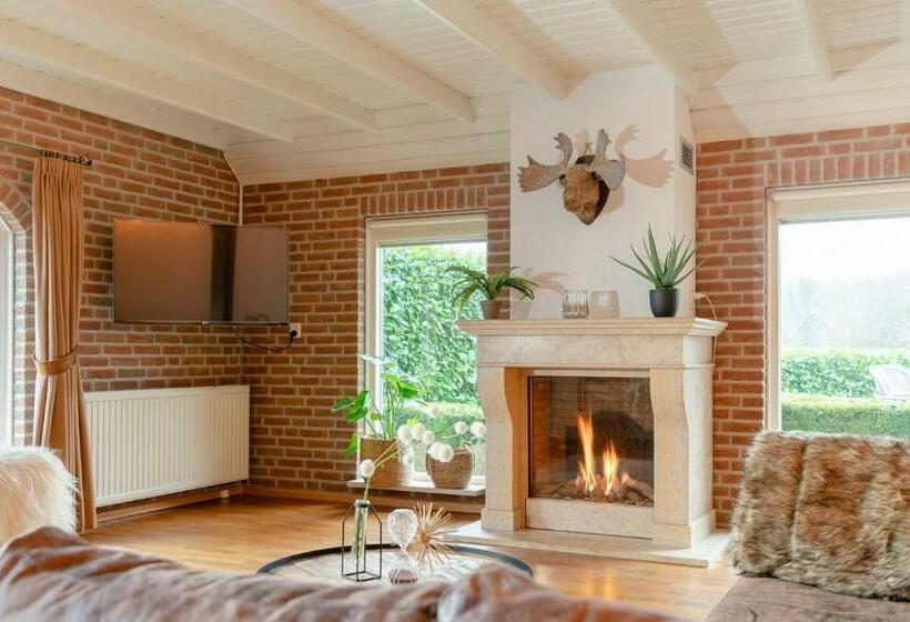 آپارتمان 4 خوابه, Luxurious Holiday Farm 8 People