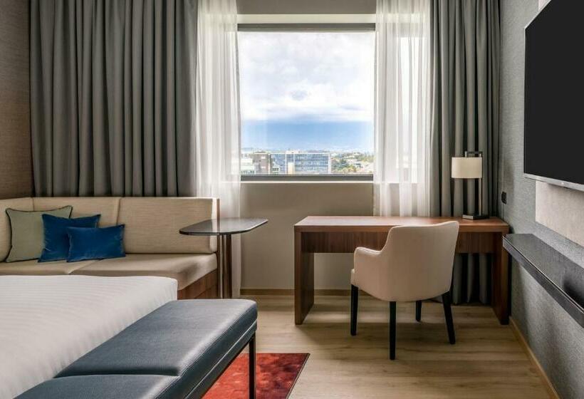 Deluxe-huone King-vuode, Geneva Marriott