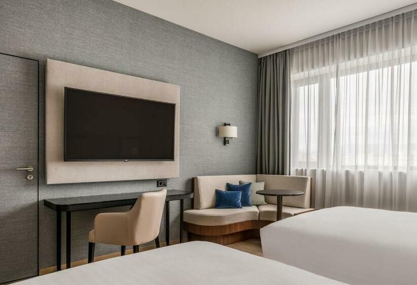 Deluxe-huone, Geneva Marriott