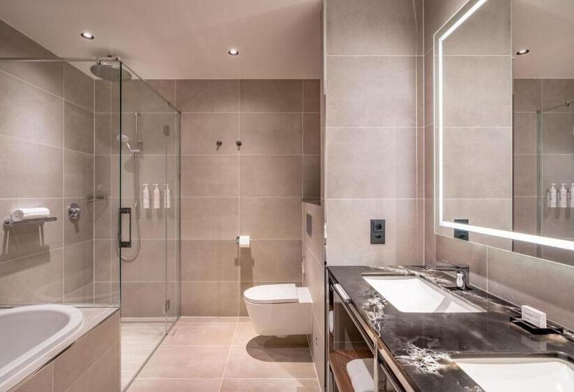 Superior-huone King-vuode, Geneva Marriott
