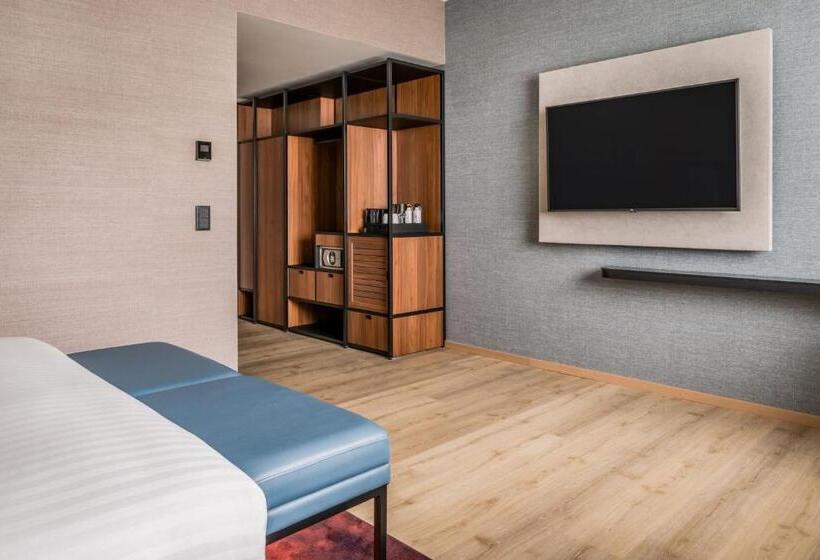 Superior-huone King-vuode, Geneva Marriott