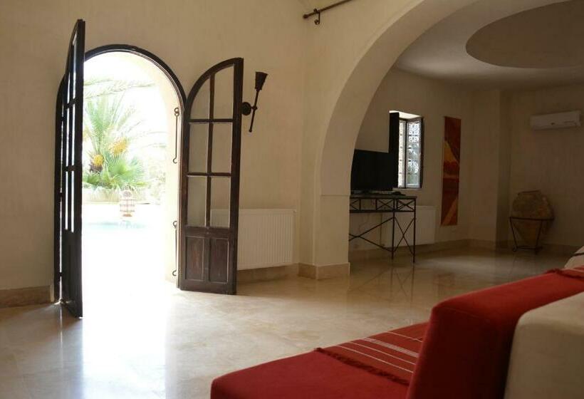 اتاق استاندارد با تخت بزرگ, Dar Almassa