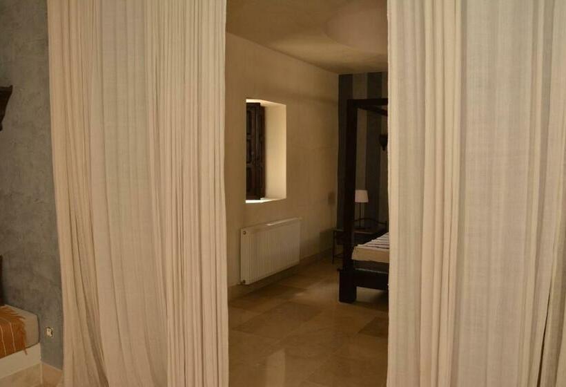 اتاق استاندارد با تخت بزرگ, Dar Almassa