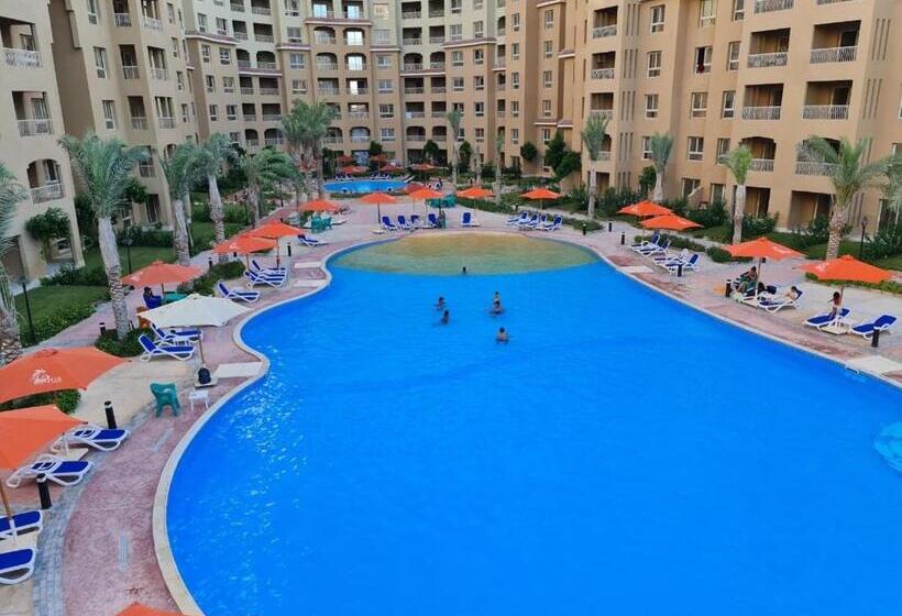 استودیو استاندارد با چشم‌انداز استخر, Aqua View Resort   قرية اكوا فيو الساحل الشمالي