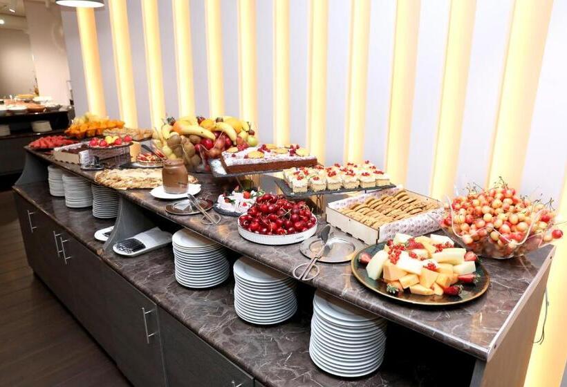 اتاق لوکس با تخت بزرگ, Best Western Plus Paradise Hotel Dilijan