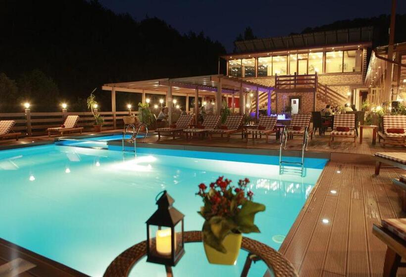 اتاق لوکس با تخت بزرگ, Best Western Plus Paradise Hotel Dilijan